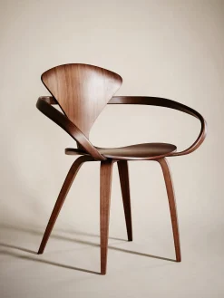 Armchair – Classic Walnut