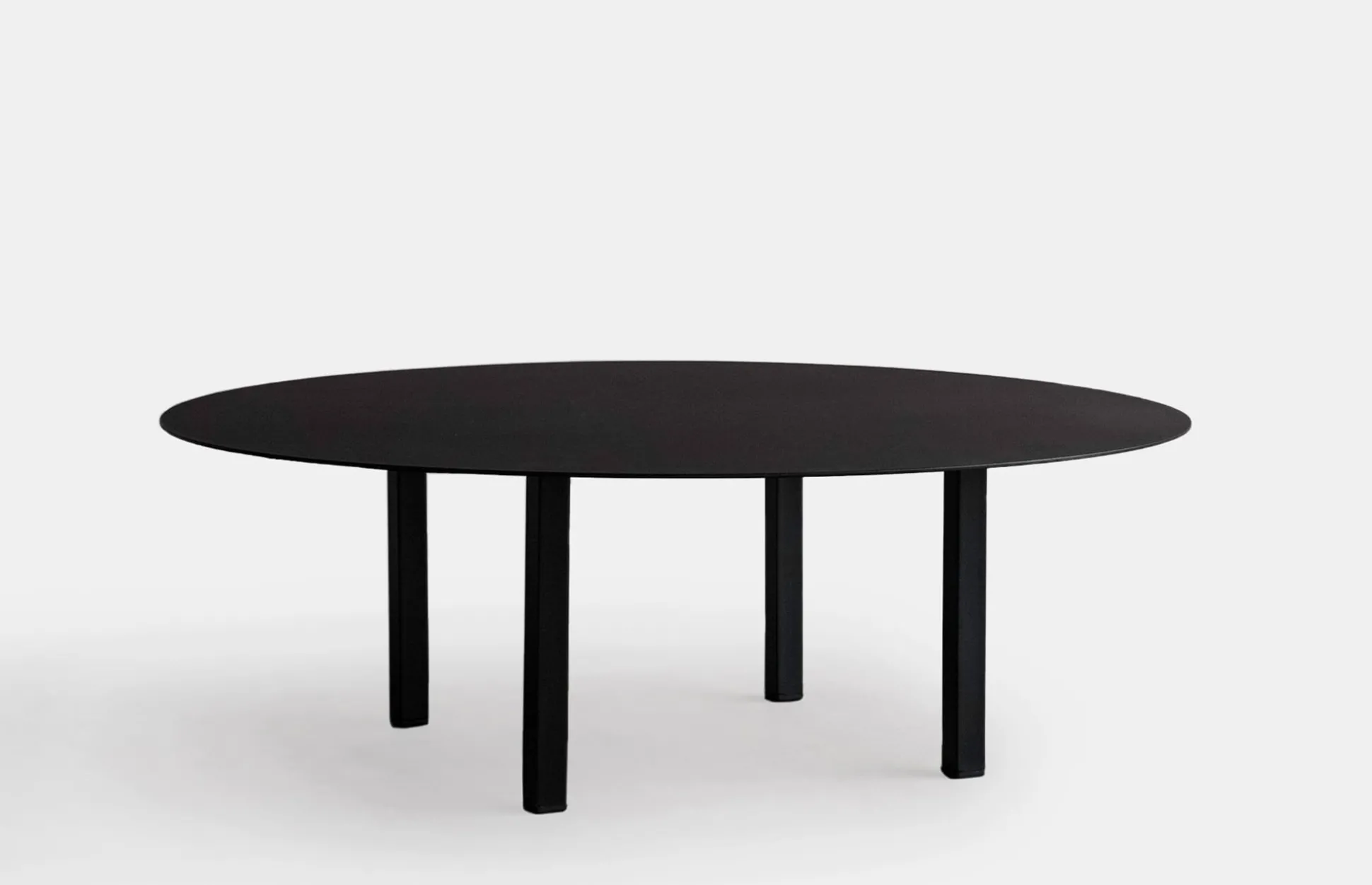 Bea Mombaers Table