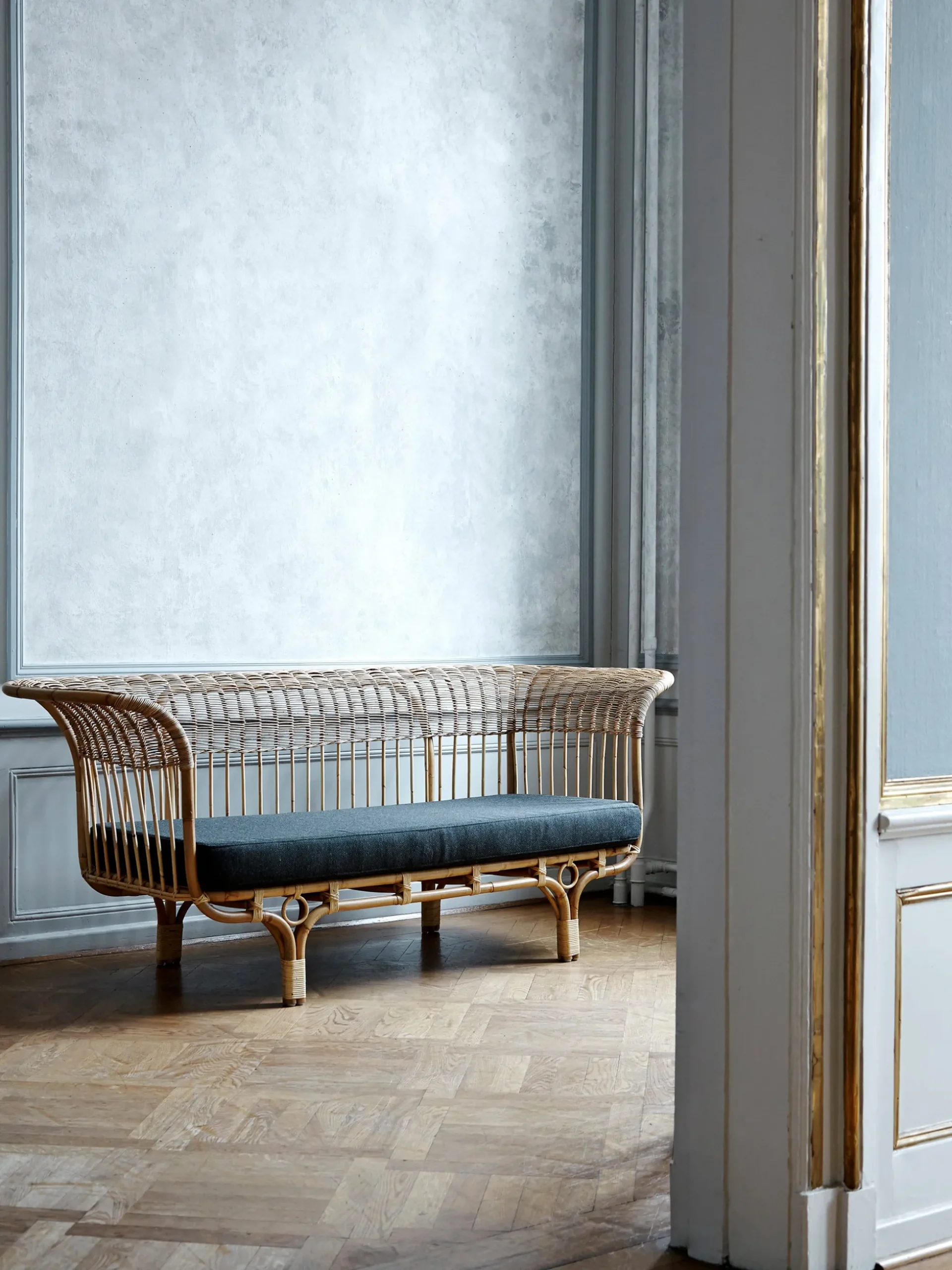 Belladonna Sofa