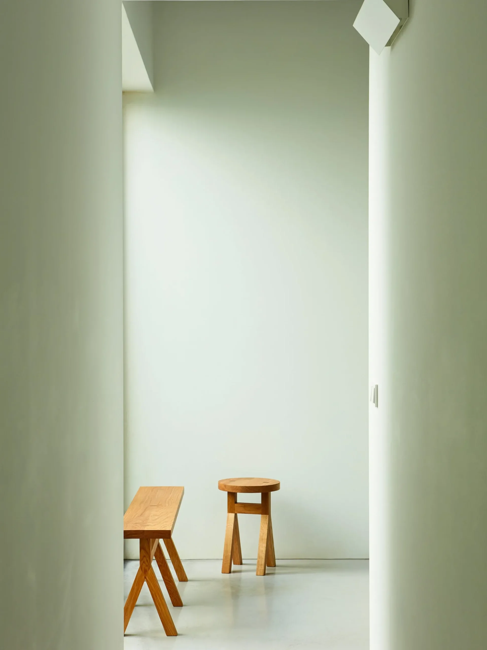 Commune Bench