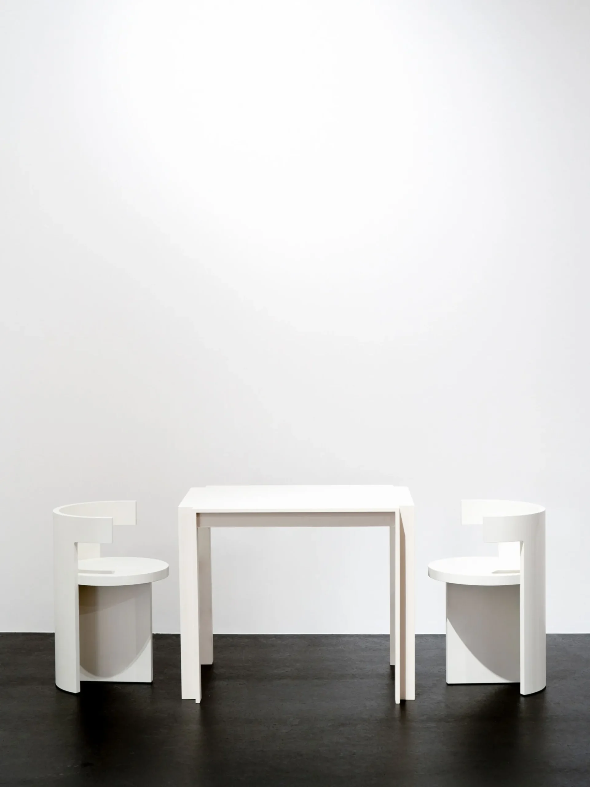 Cora Table