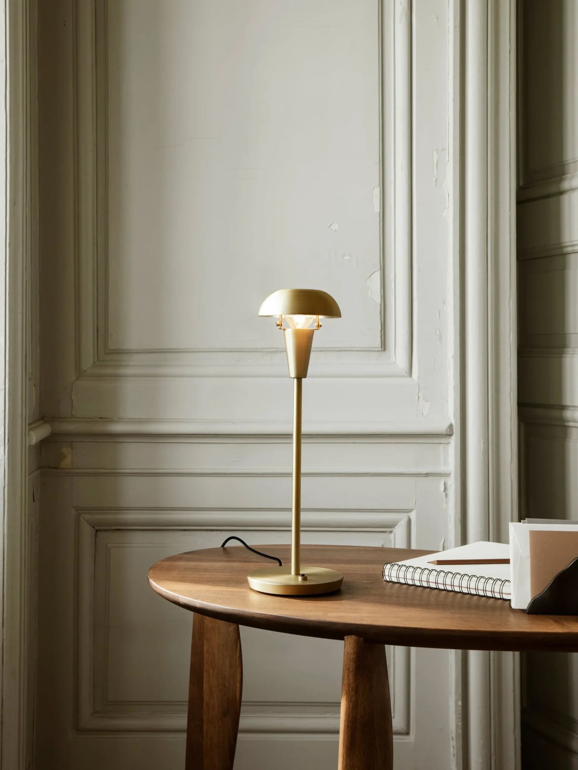 Feve Desk - Walnut