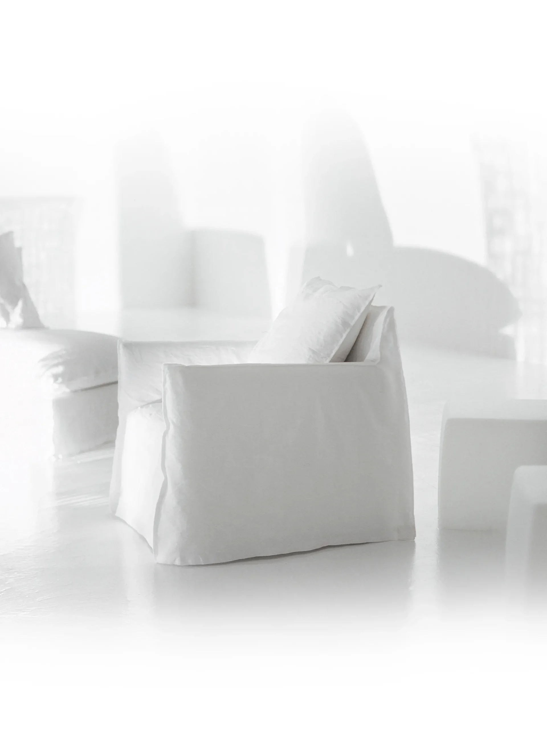 Ghost 05 Small Armchair