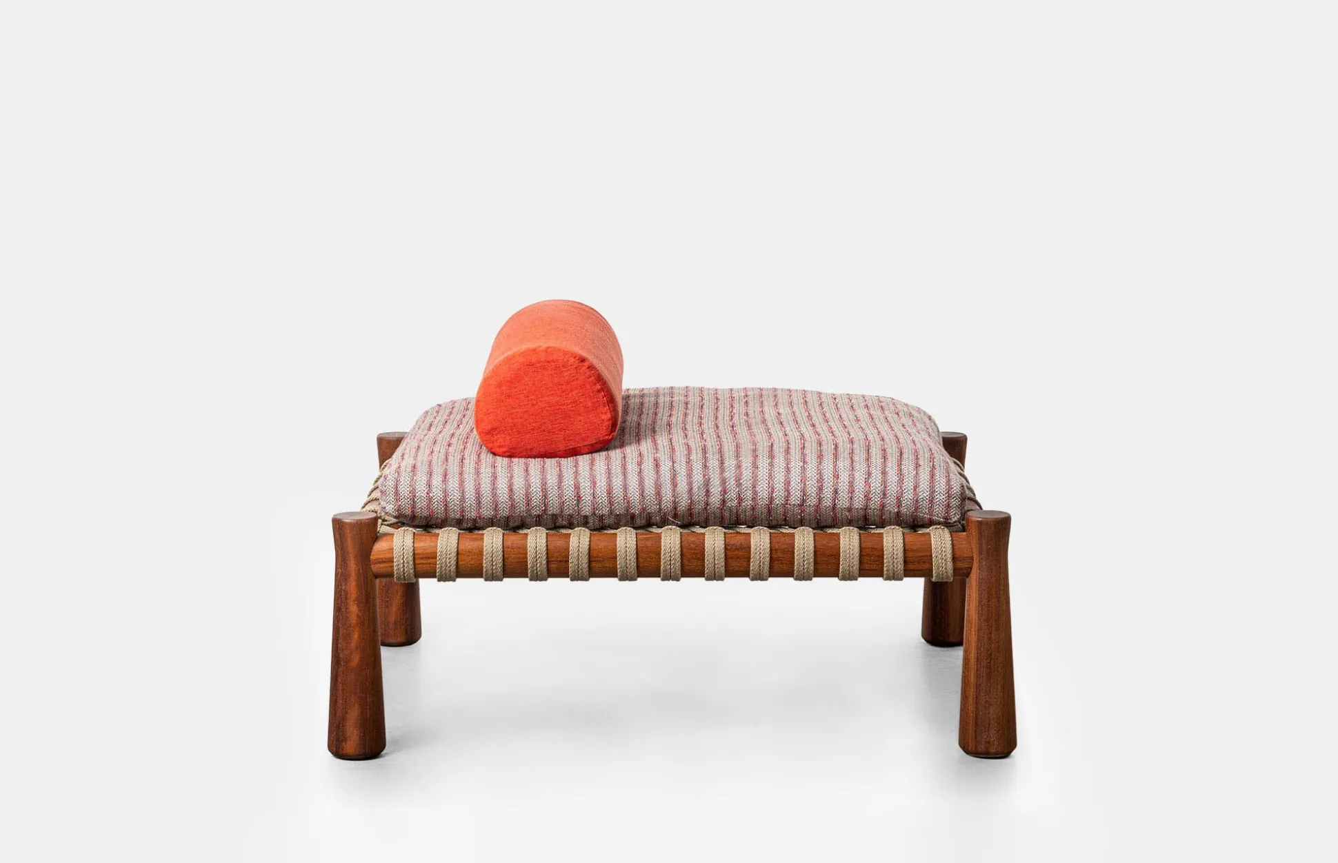 Guna 02 Daybed