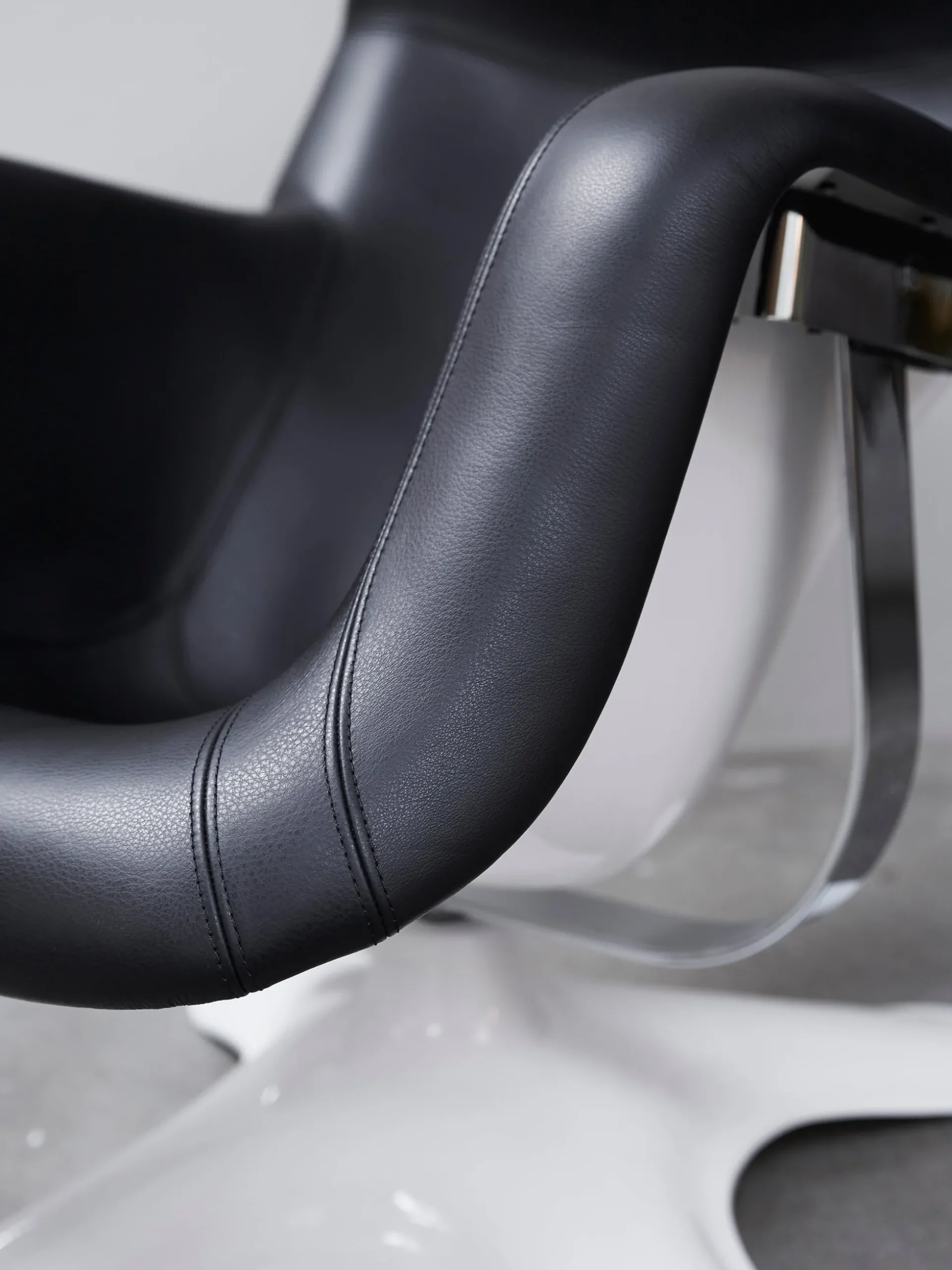 Karuselli Lounge Chair