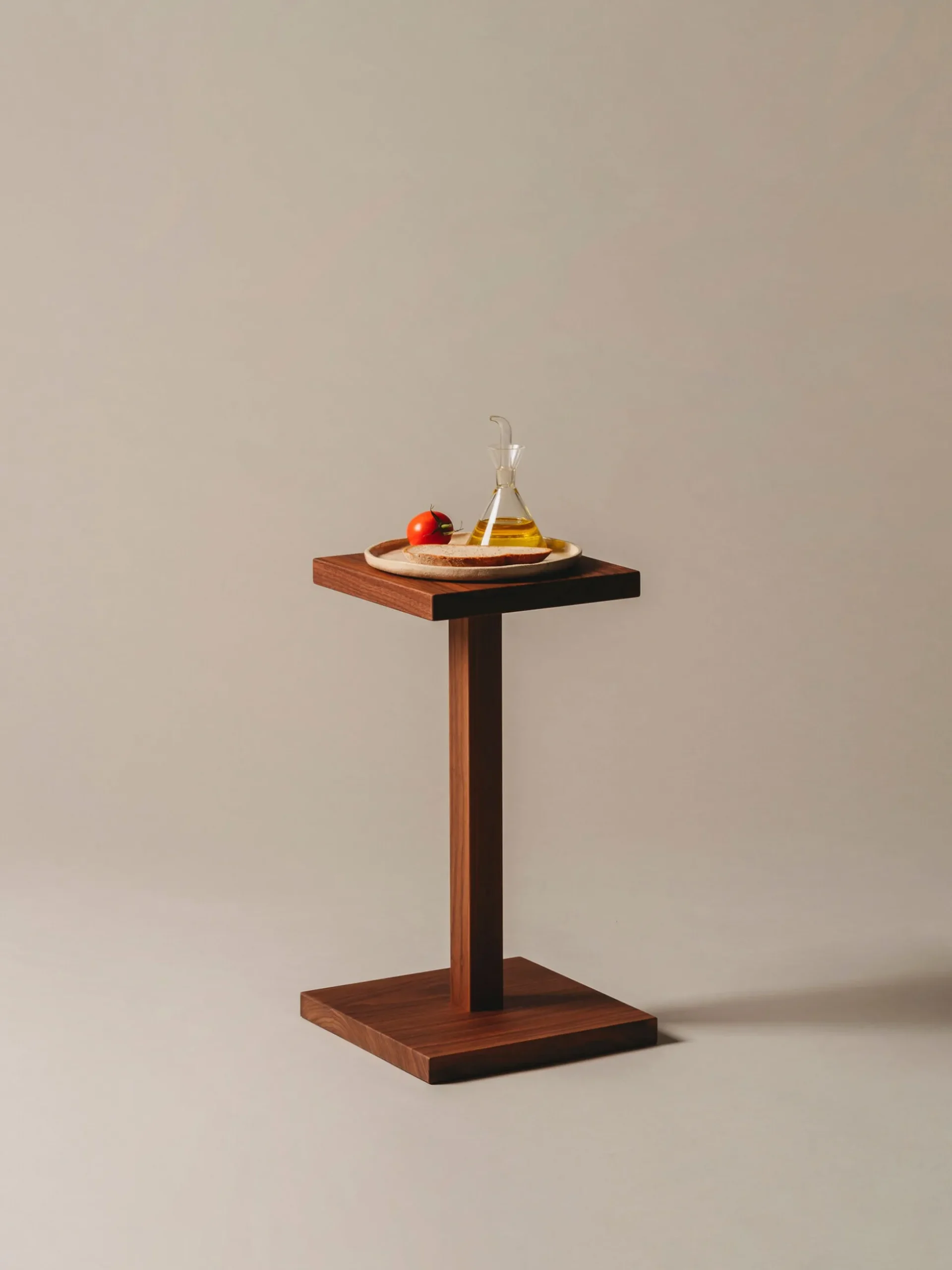 Peana Molina Side Table