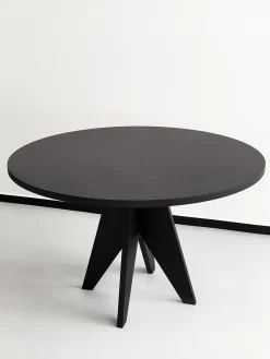 Pose Round Dining Table