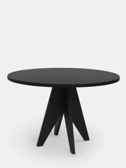 Pose Round Dining Table