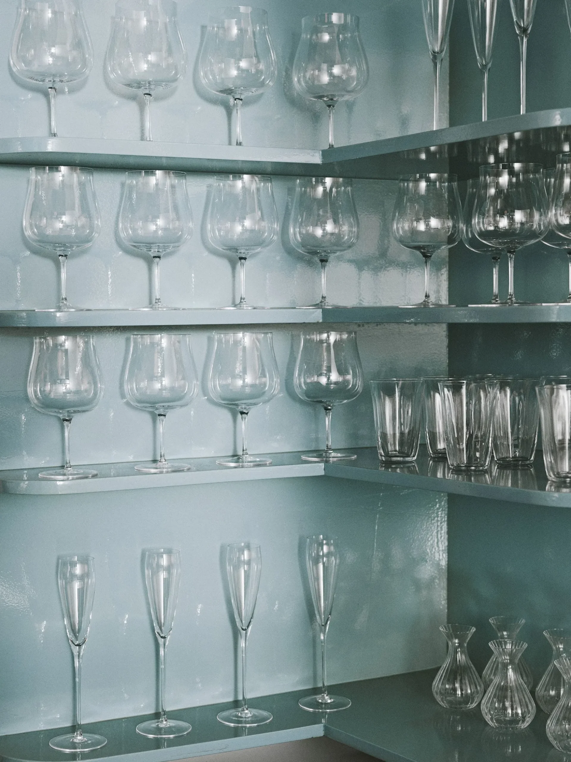 Silhouette White Wine Glass